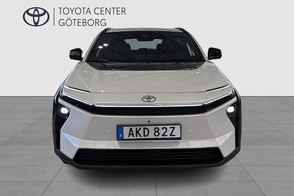 Vehicle Image 6