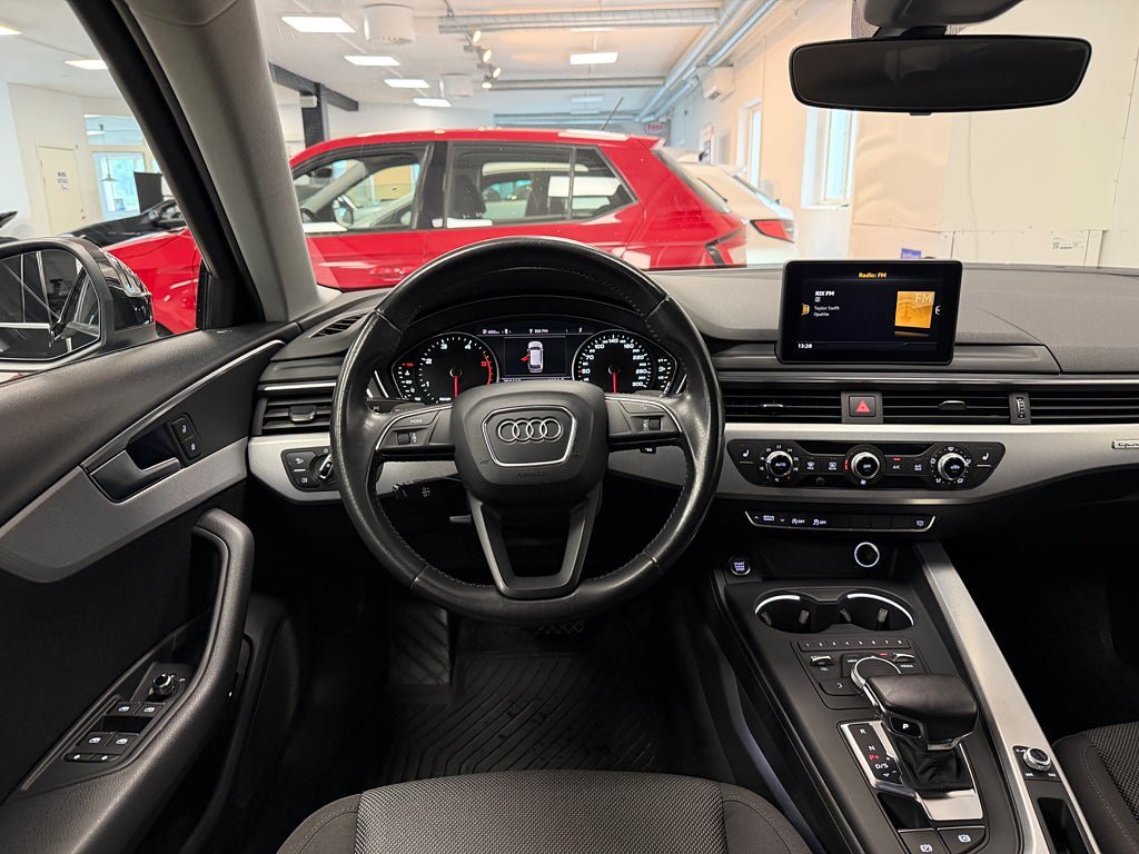 Vehicle Image 9