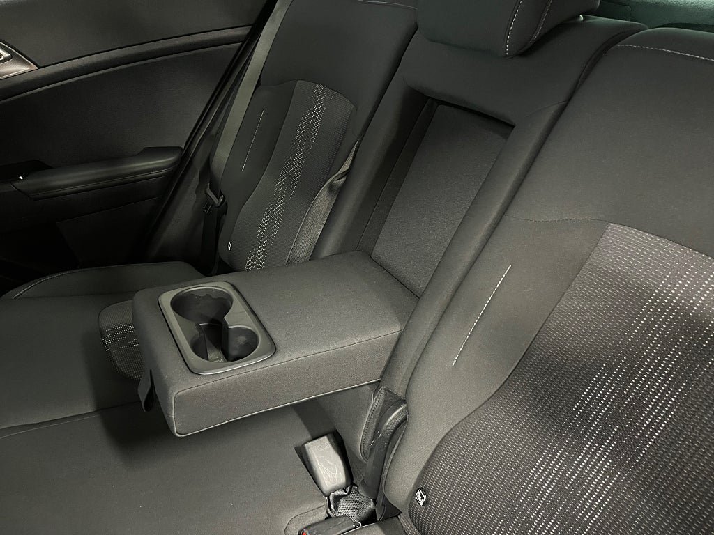 Vehicle Image 24