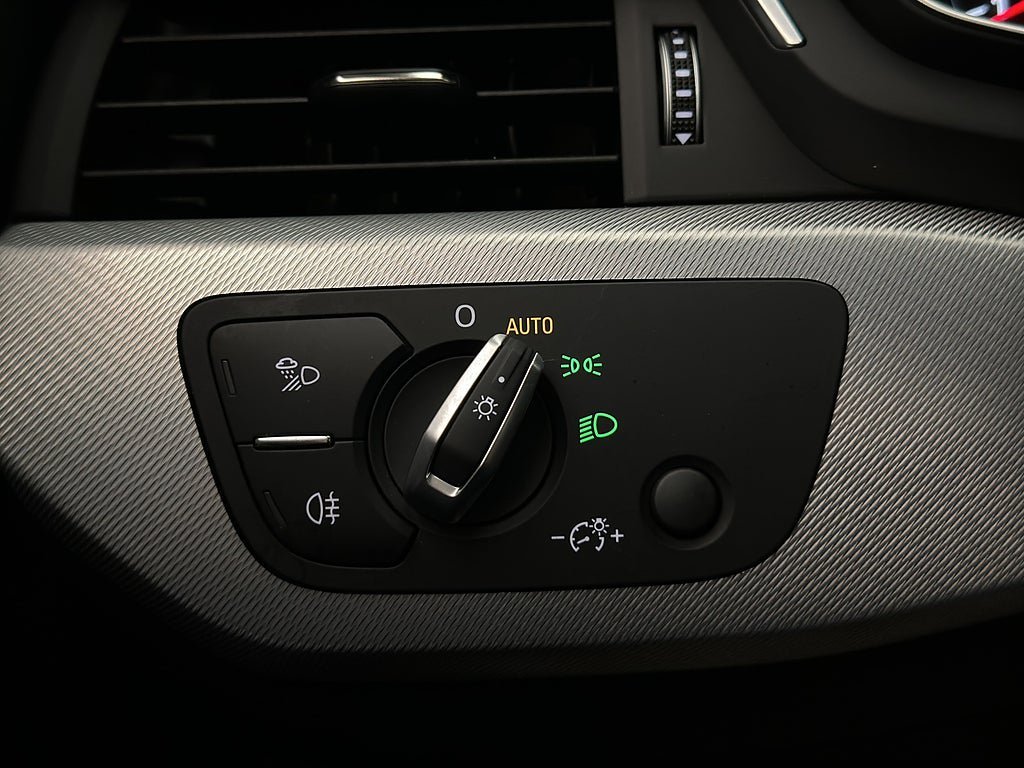 Vehicle Image 24