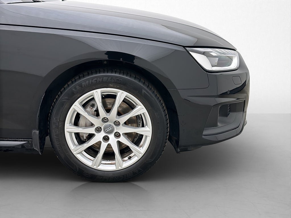 Vehicle Image 30