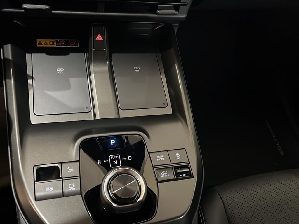 Vehicle Image 13