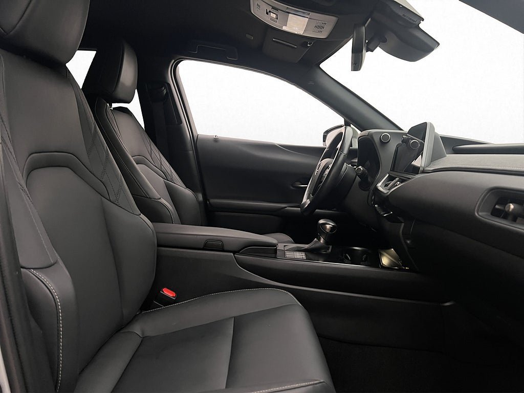 Vehicle Image 24