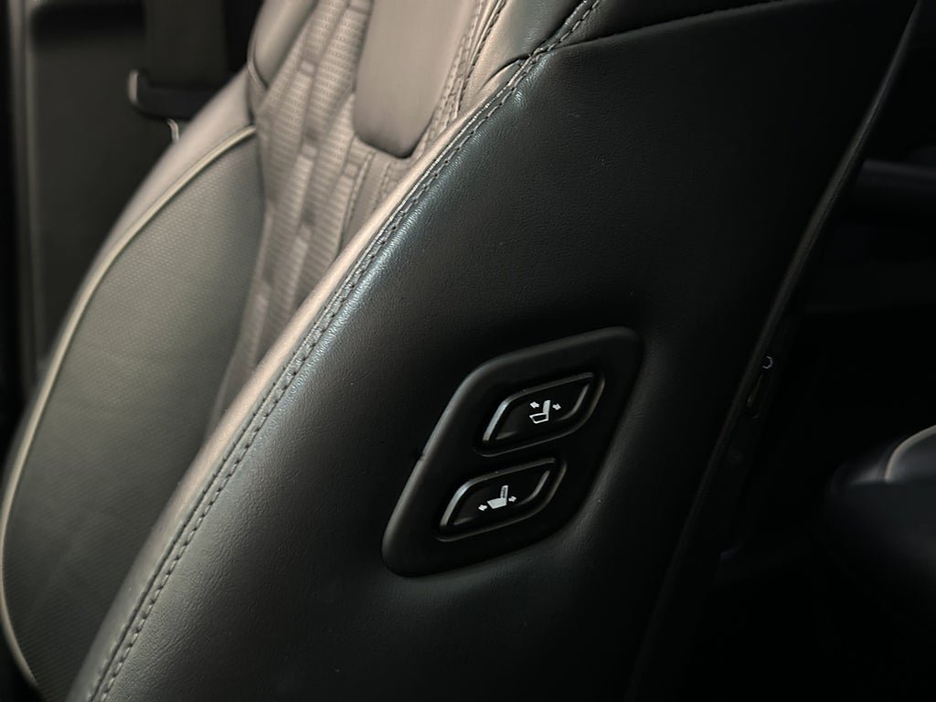 Vehicle Image 33