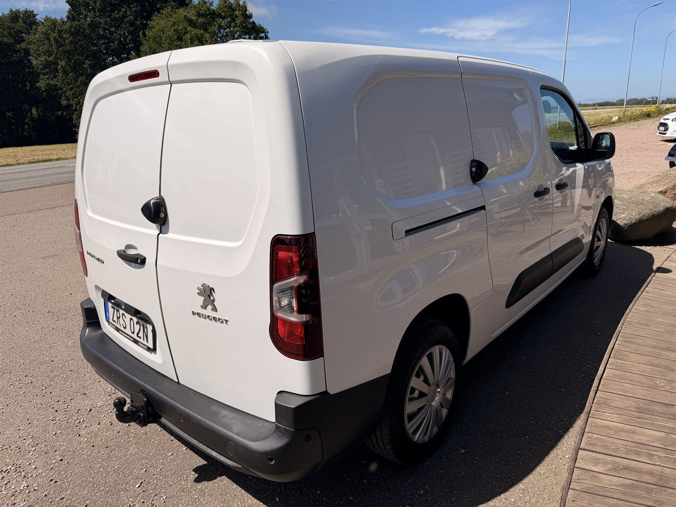 Vehicle Image 4