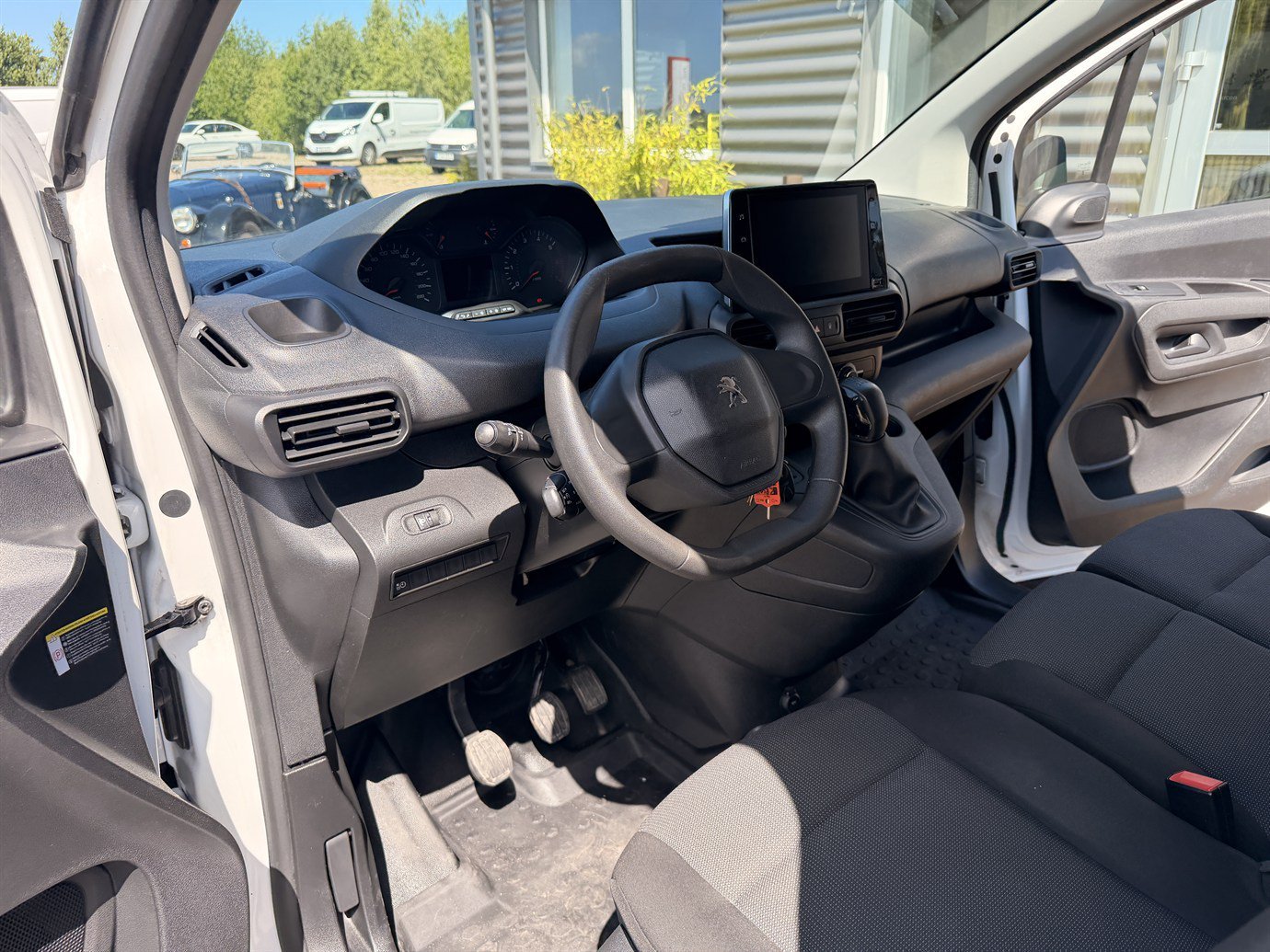 Vehicle Image 10