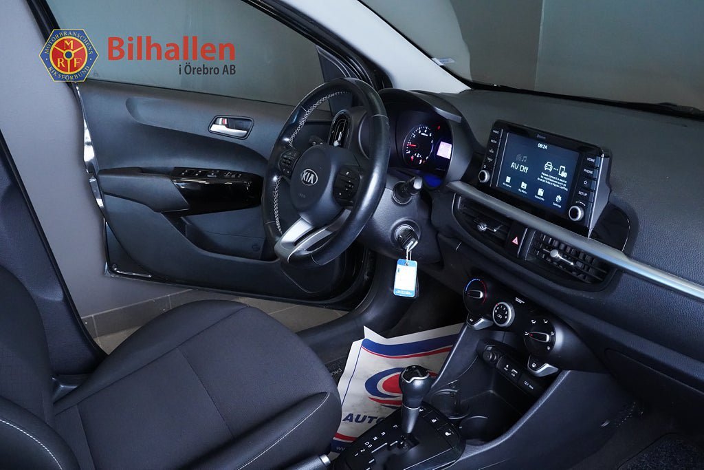 Vehicle Image 8