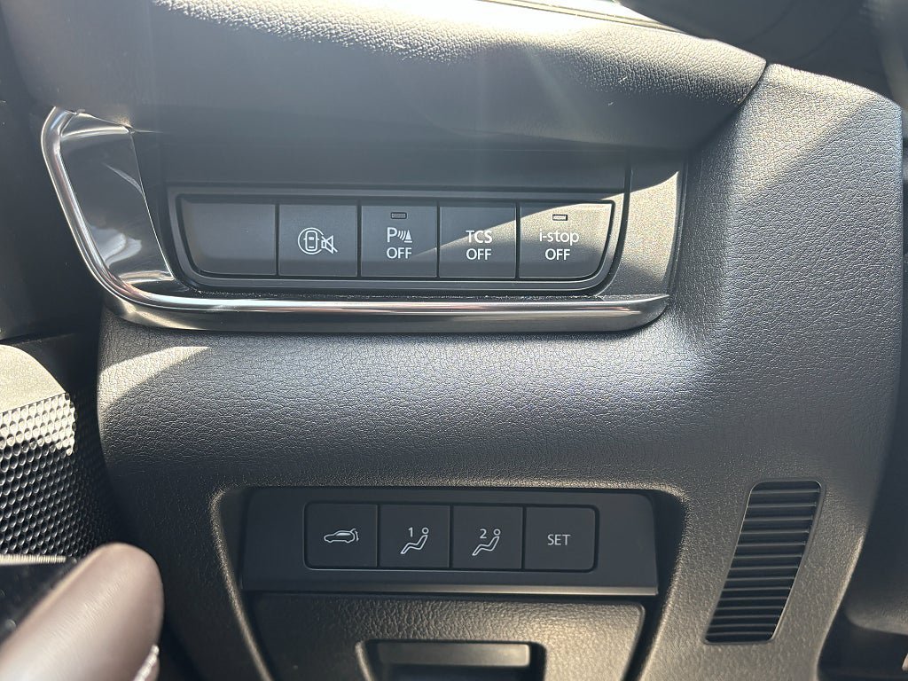 Vehicle Image 22