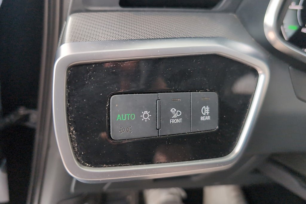 Vehicle Image 21