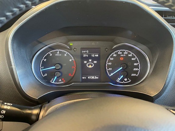 Vehicle Image 12