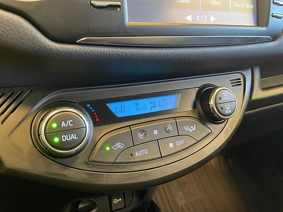 Vehicle Image 26