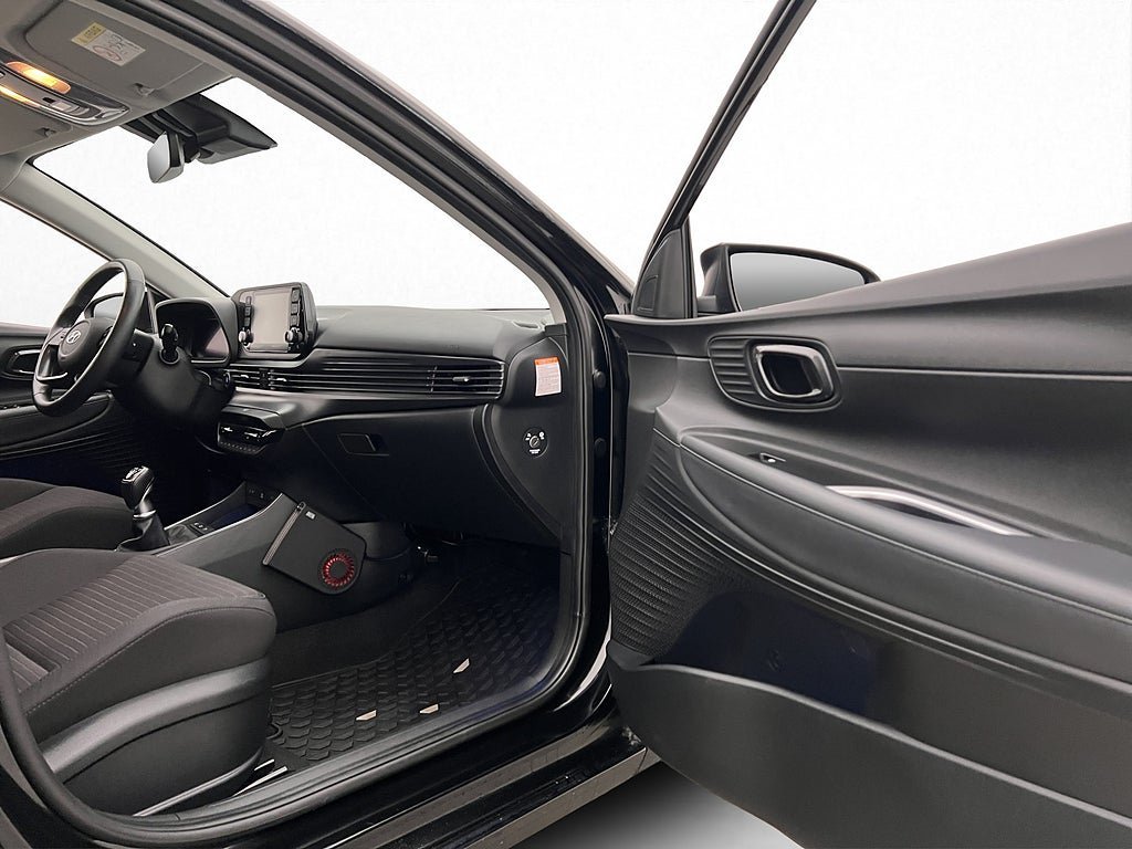 Vehicle Image 15