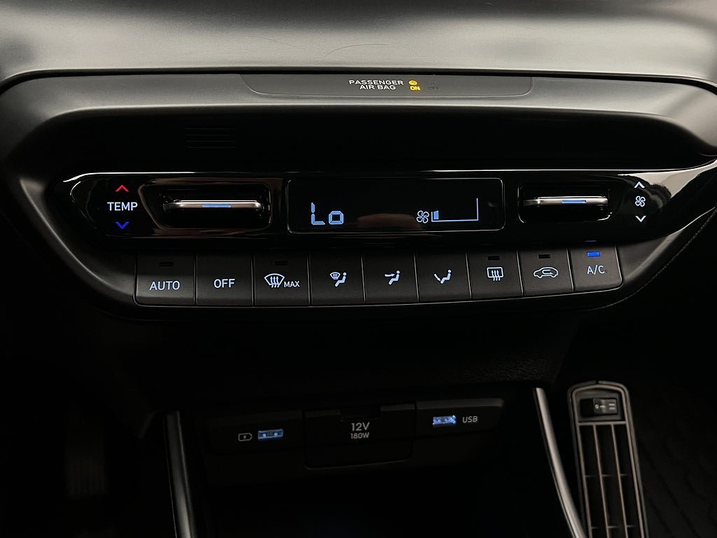 Vehicle Image 24