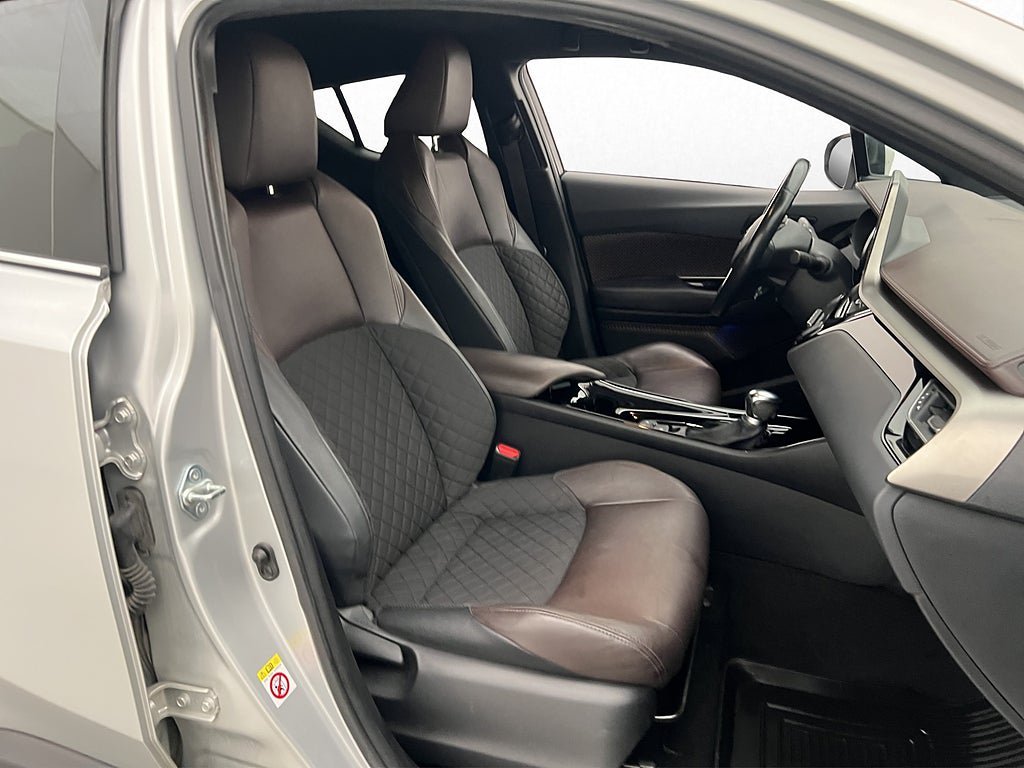 Vehicle Image 16