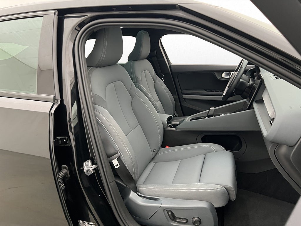 Vehicle Image 26