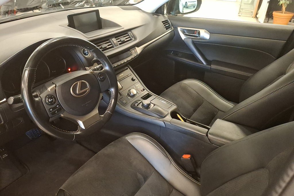 Vehicle Image 7