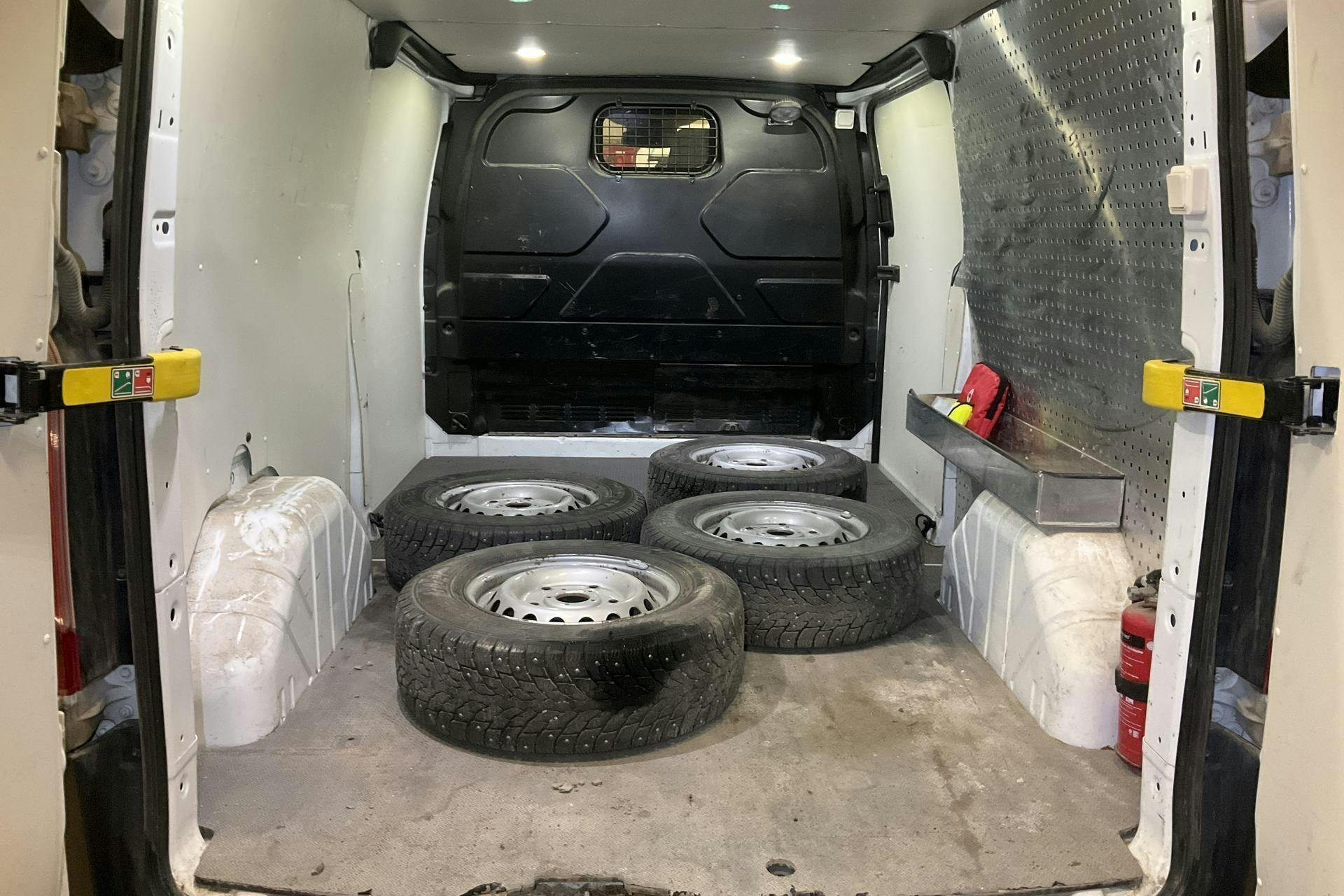 Vehicle Image 9