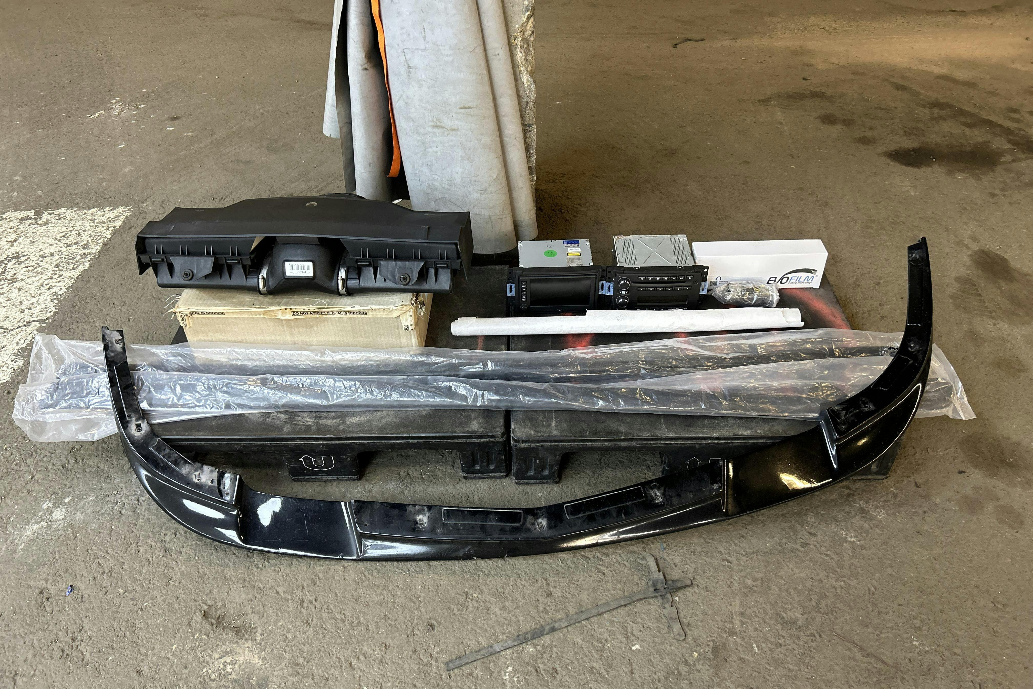 Vehicle Image 12