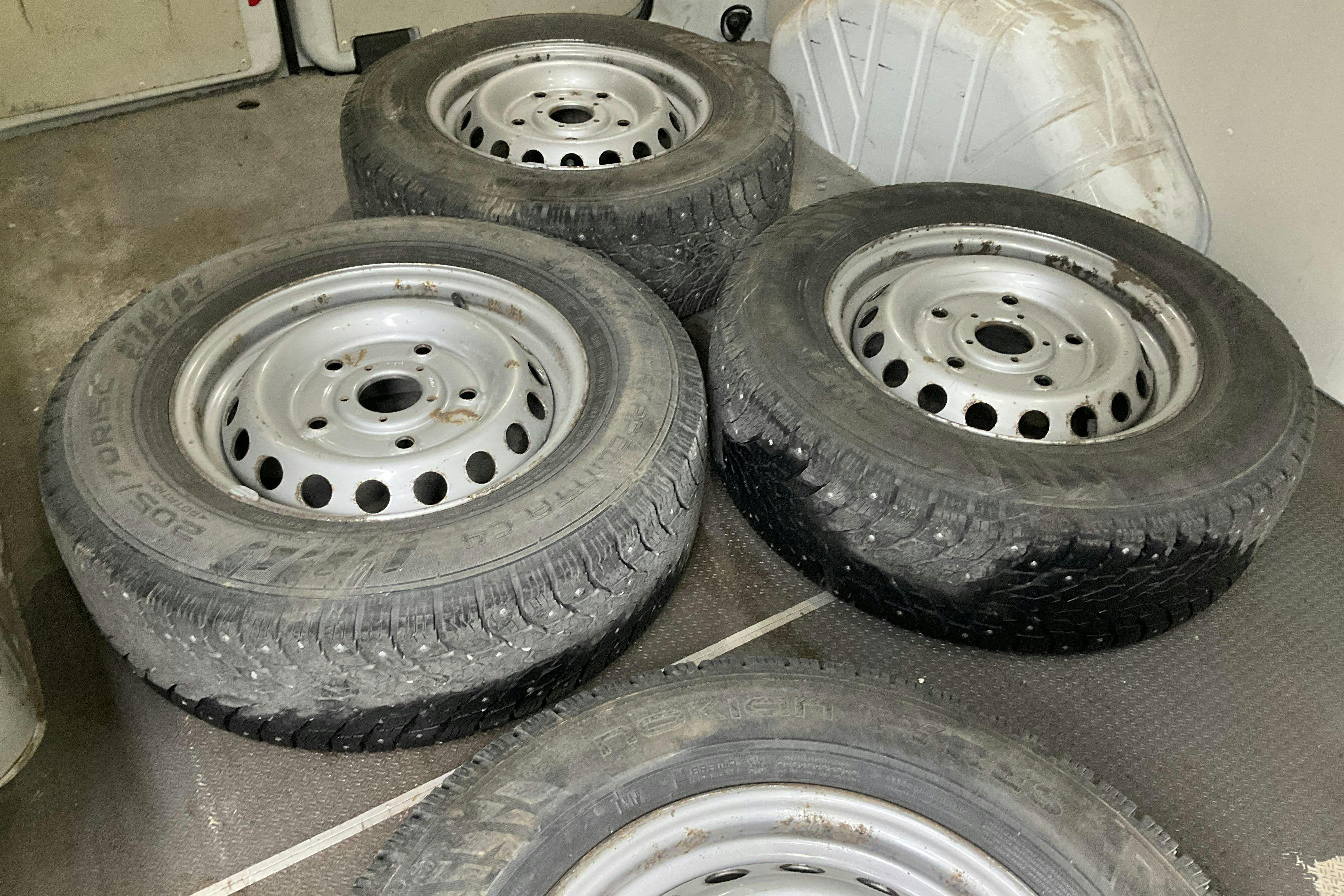 Vehicle Image 12