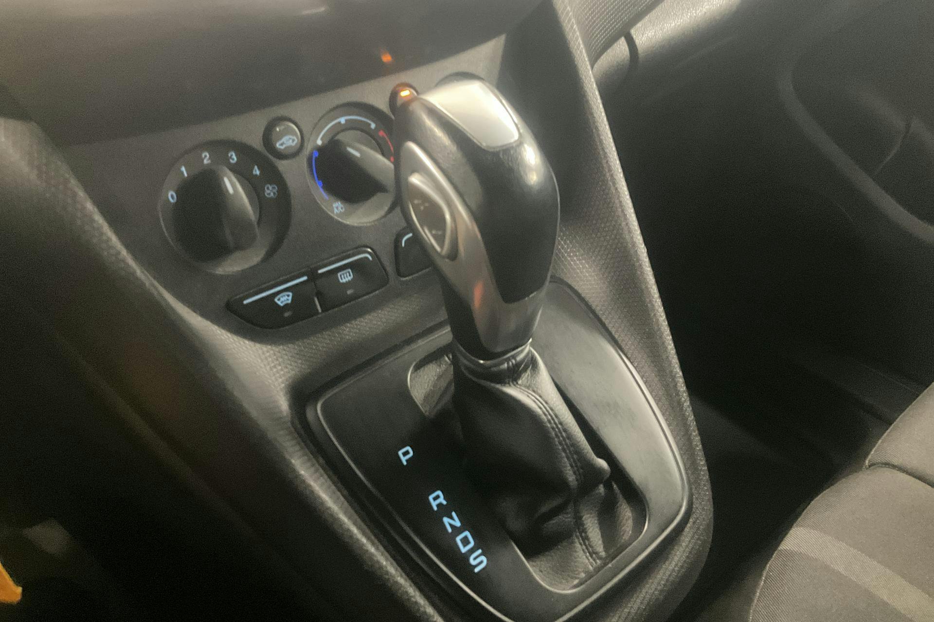 Vehicle Image 14