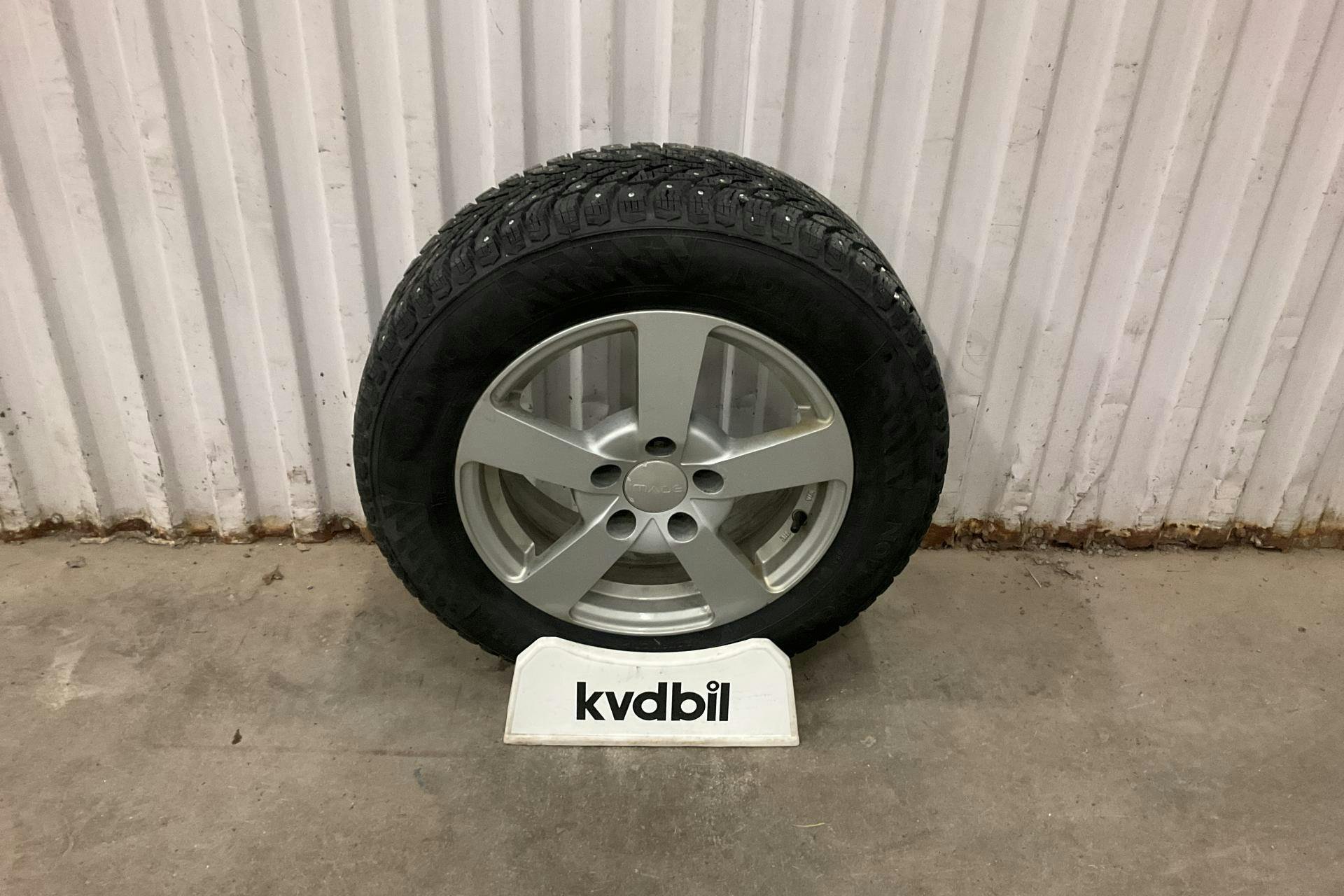 Vehicle Image 16