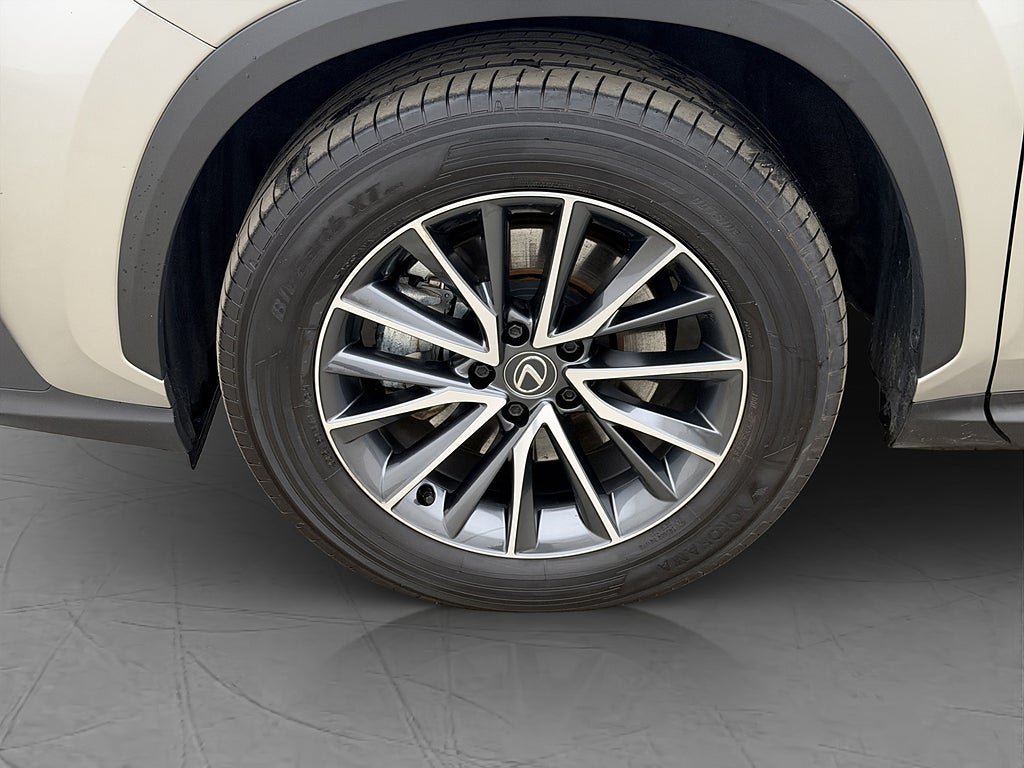 Vehicle Image 30