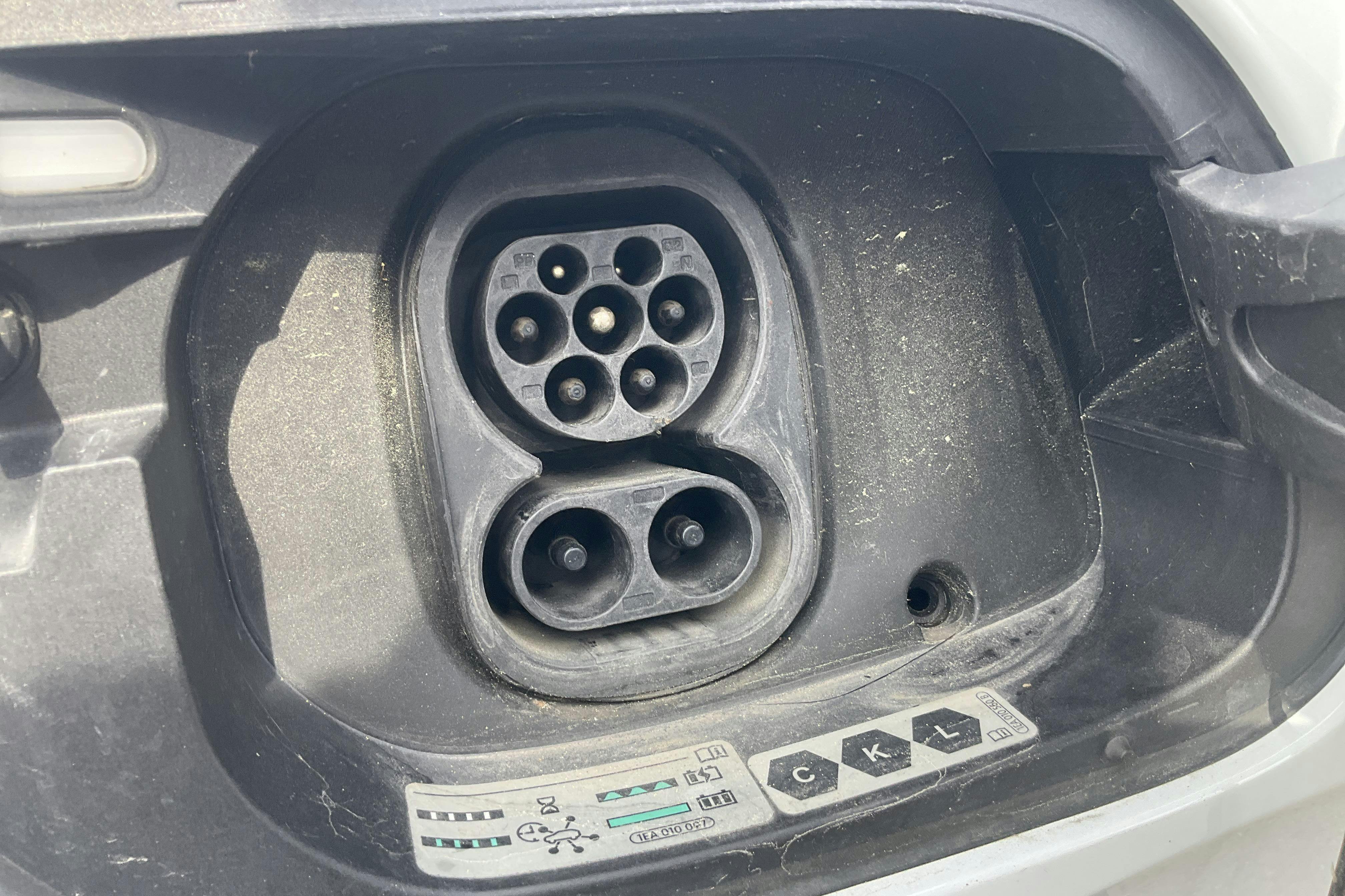 Vehicle Image 16