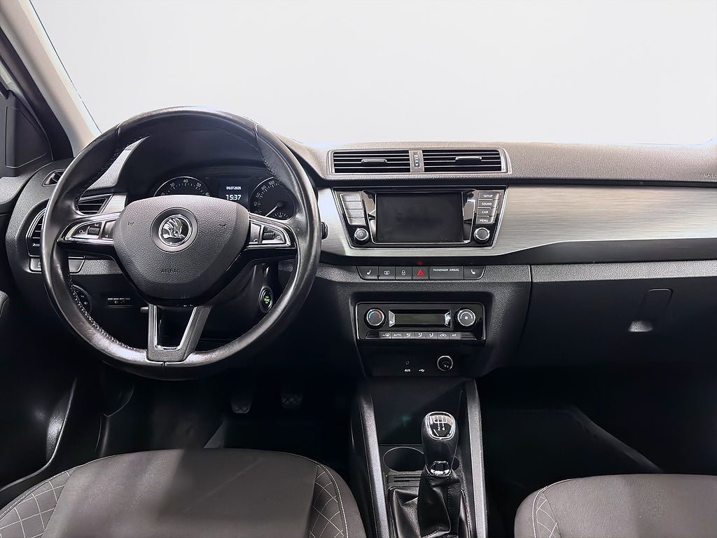 Vehicle Image 10