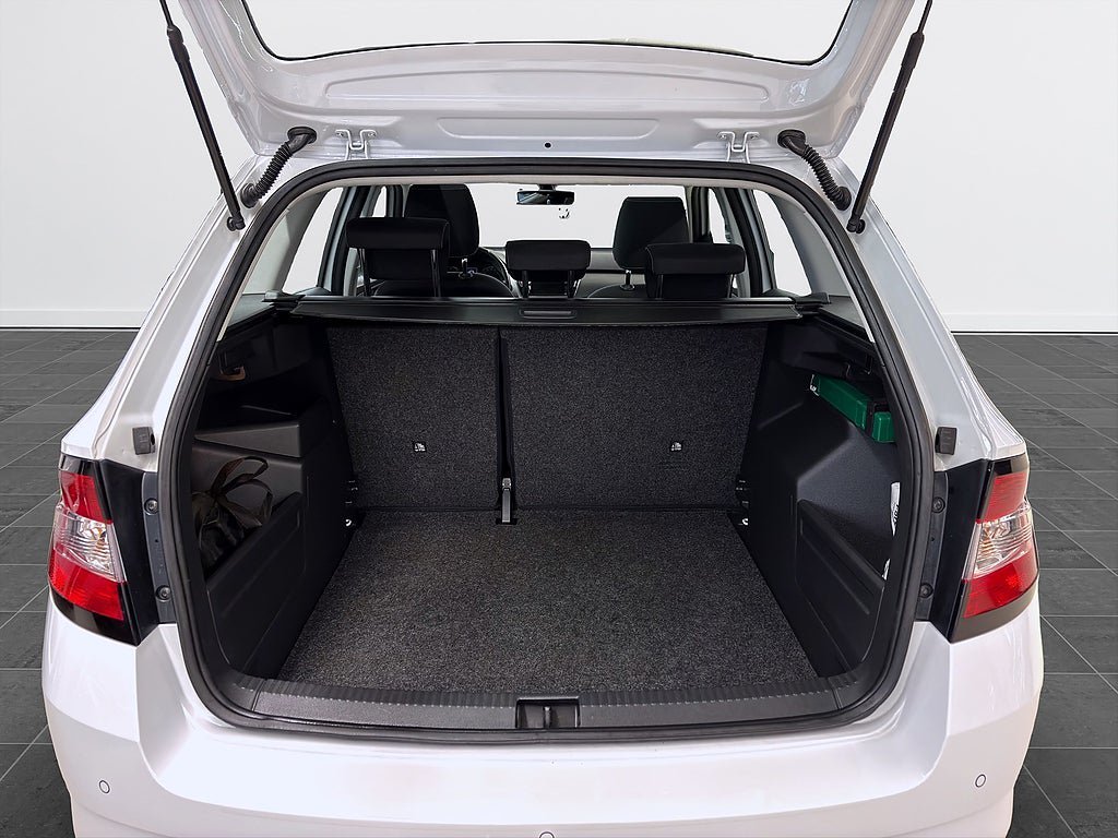 Vehicle Image 13