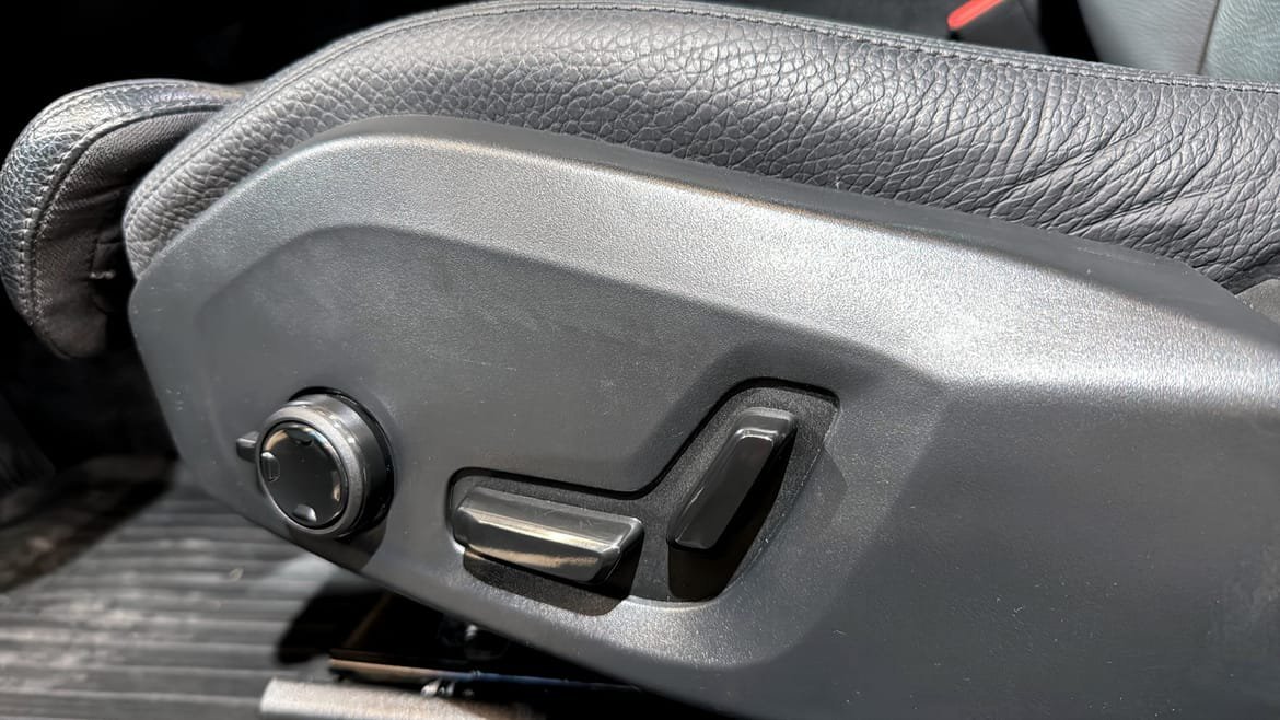 Vehicle Image 18