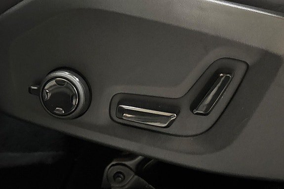Vehicle Image 29