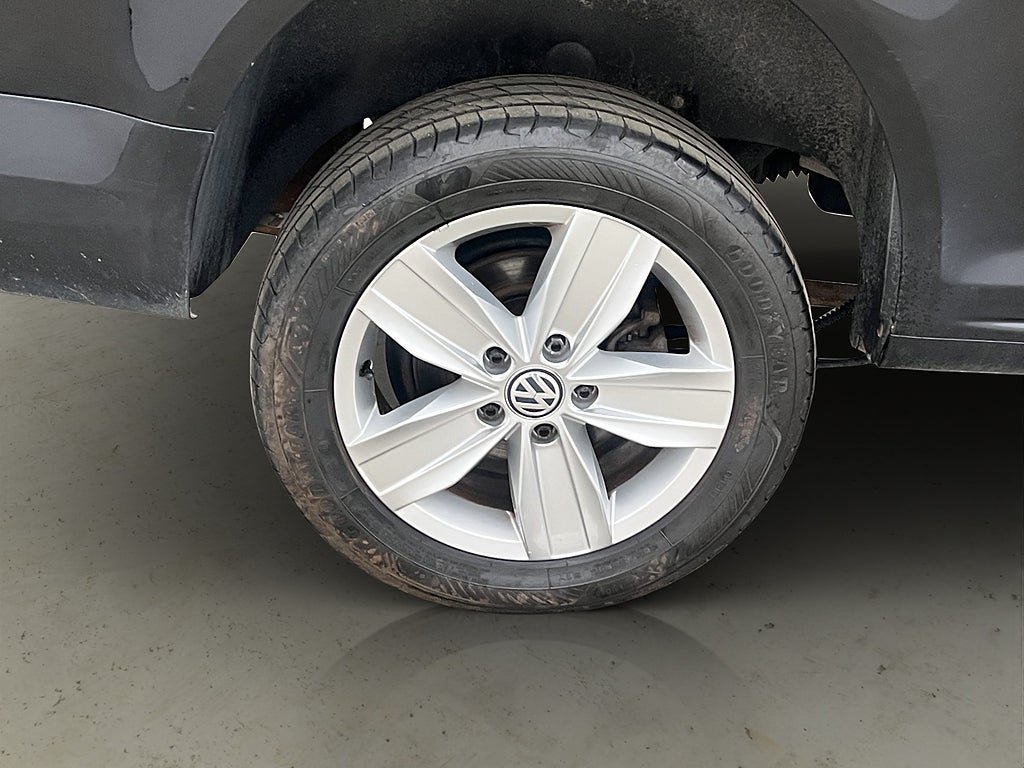 Vehicle Image 26
