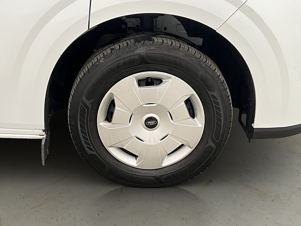 Vehicle Image 28
