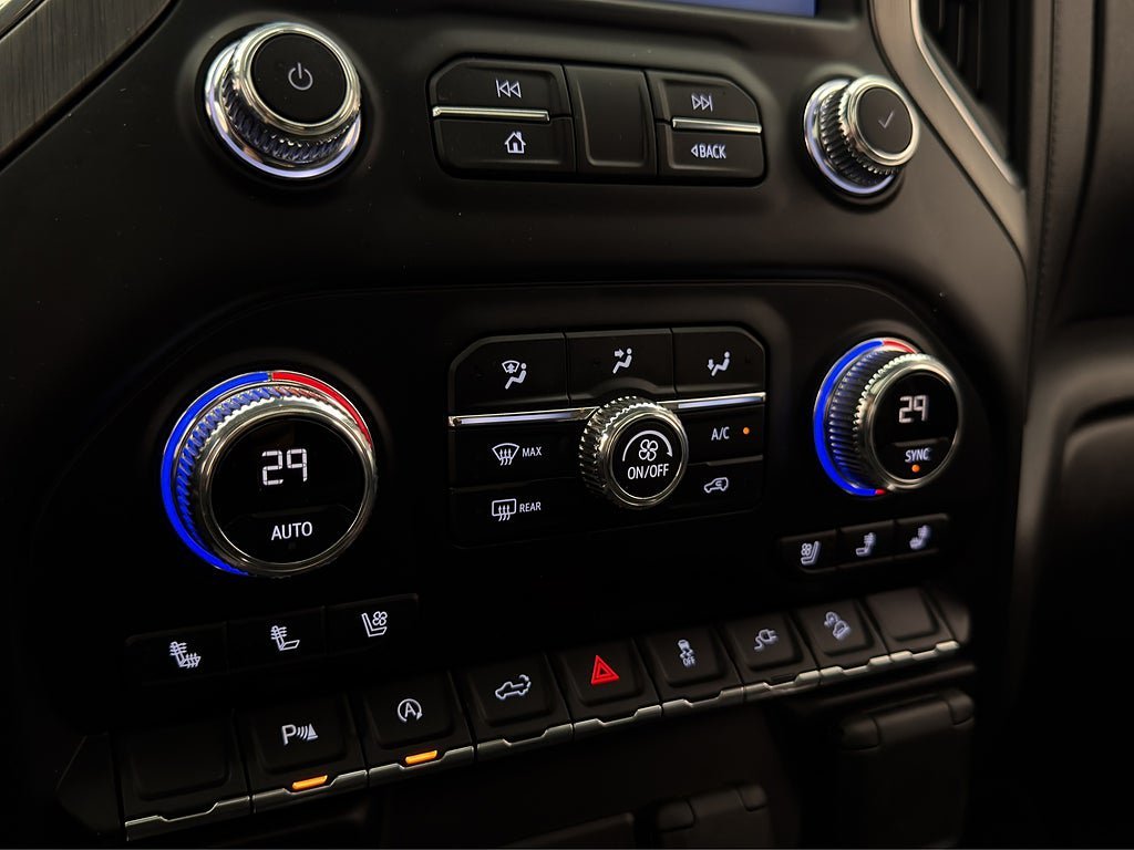 Vehicle Image 25