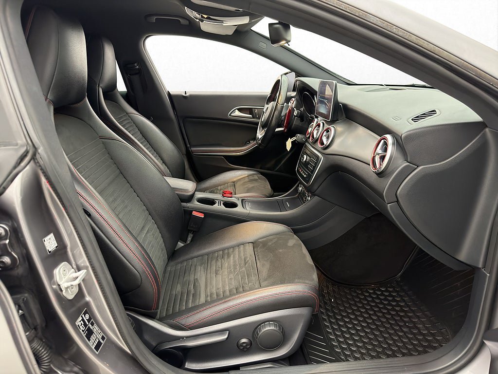 Vehicle Image 24