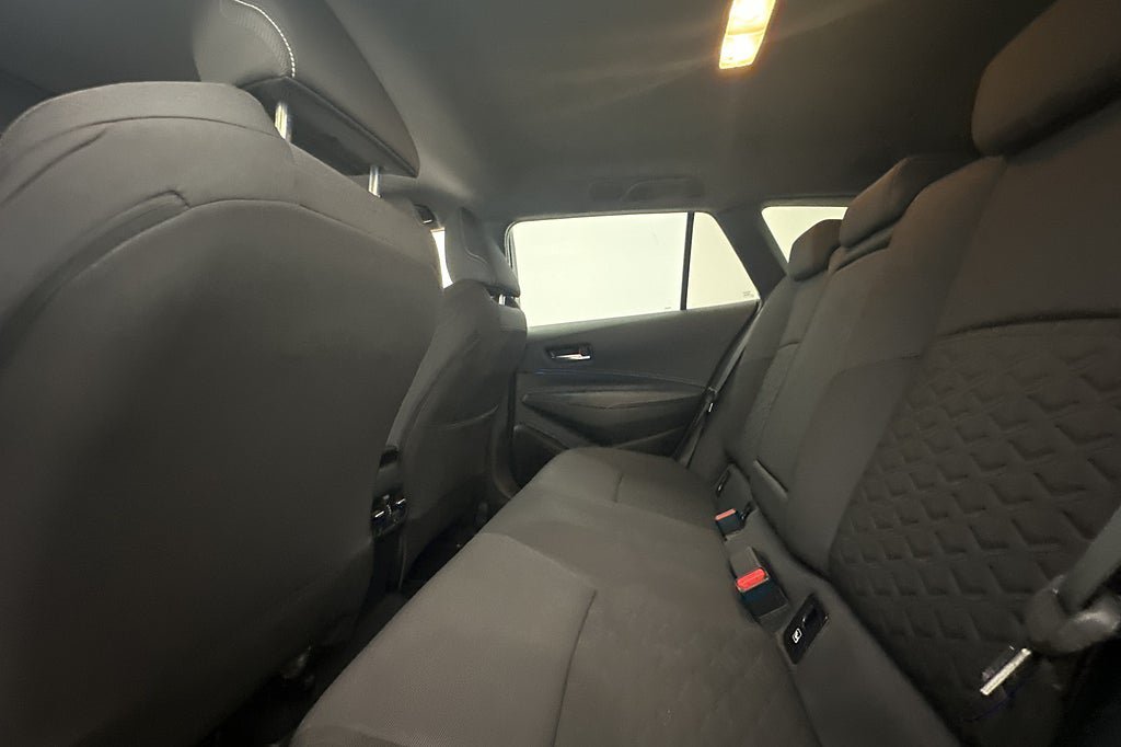 Vehicle Image 25