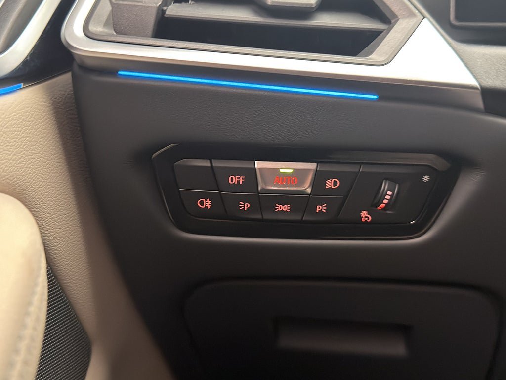 Vehicle Image 38
