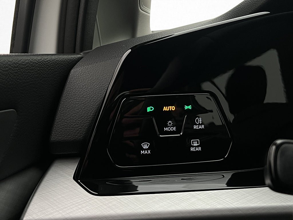 Vehicle Image 26