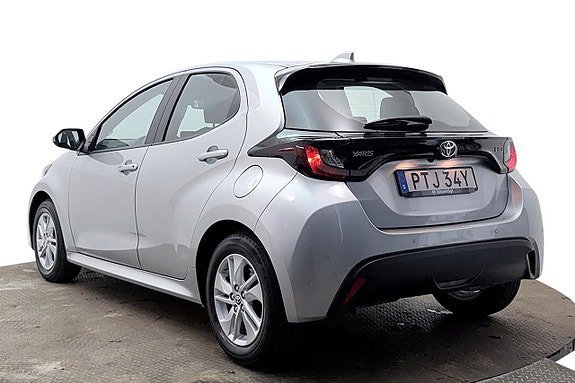 Vehicle Image 8