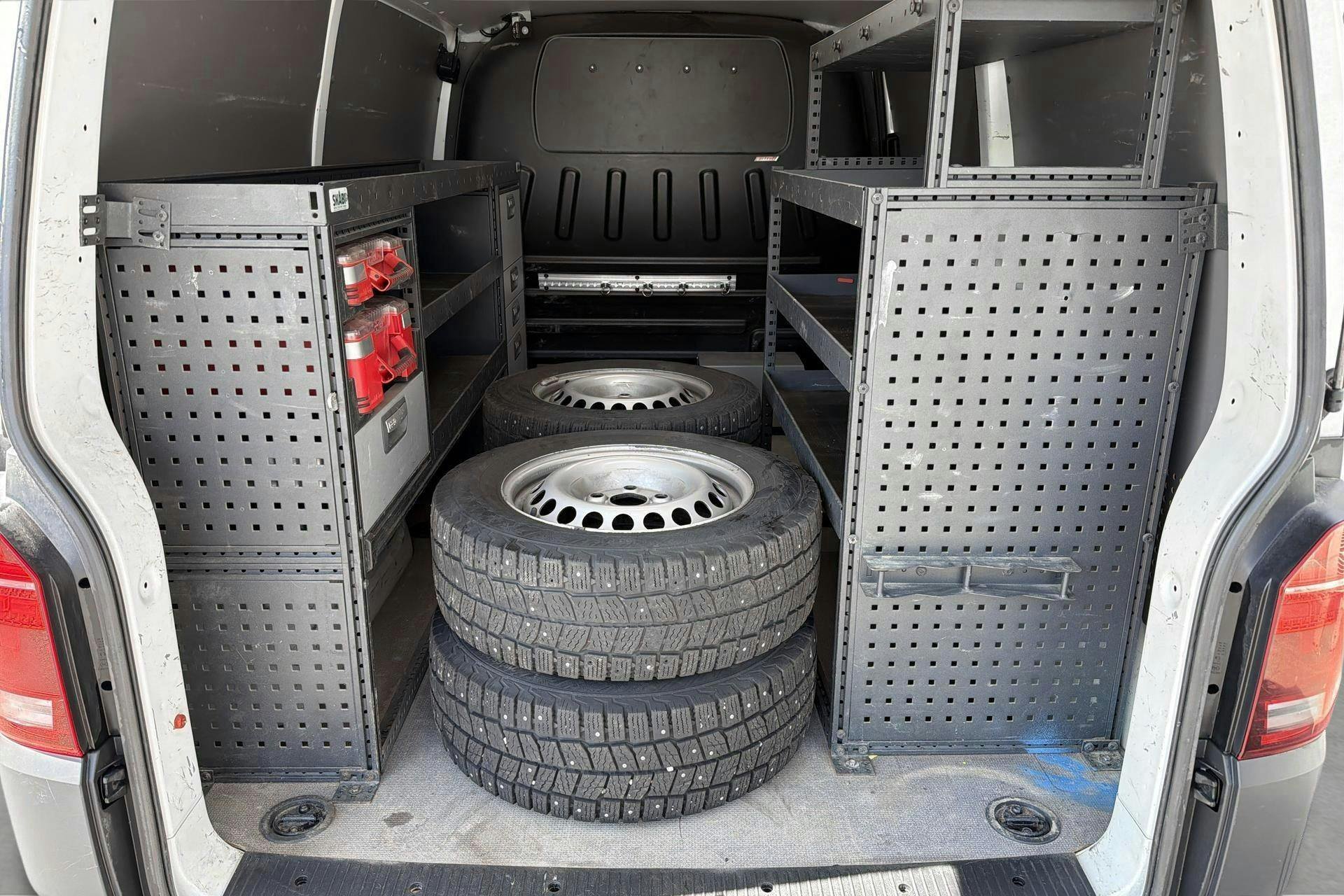 Vehicle Image 9