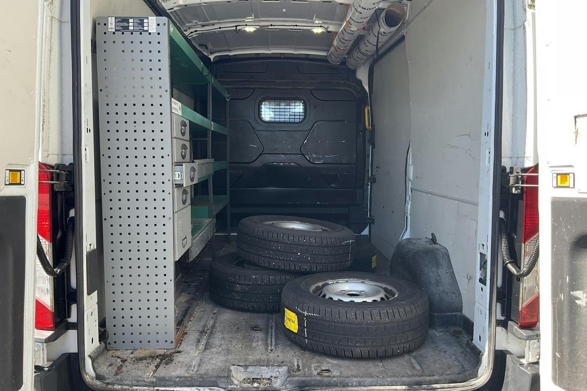 Vehicle Image 9