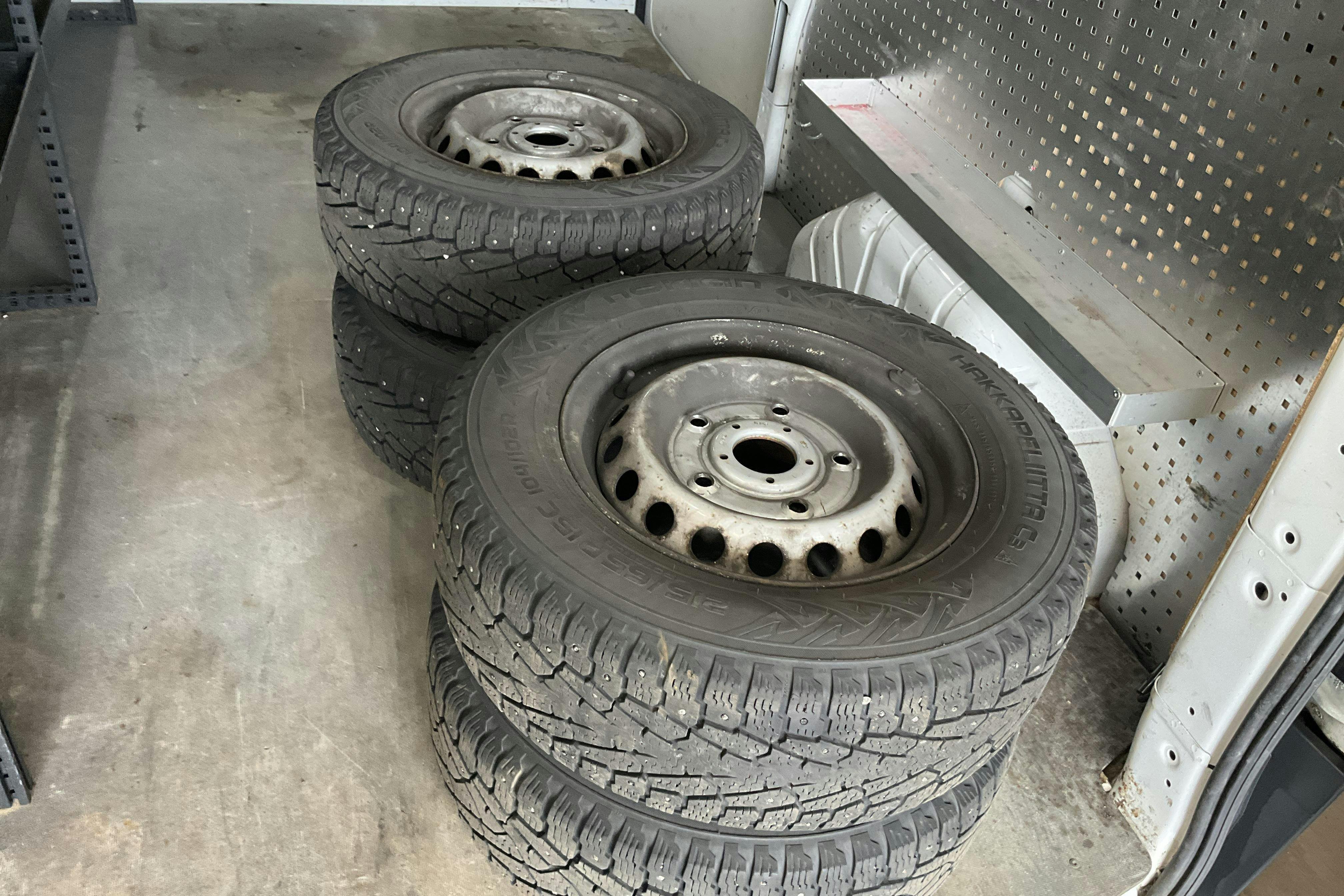 Vehicle Image 13