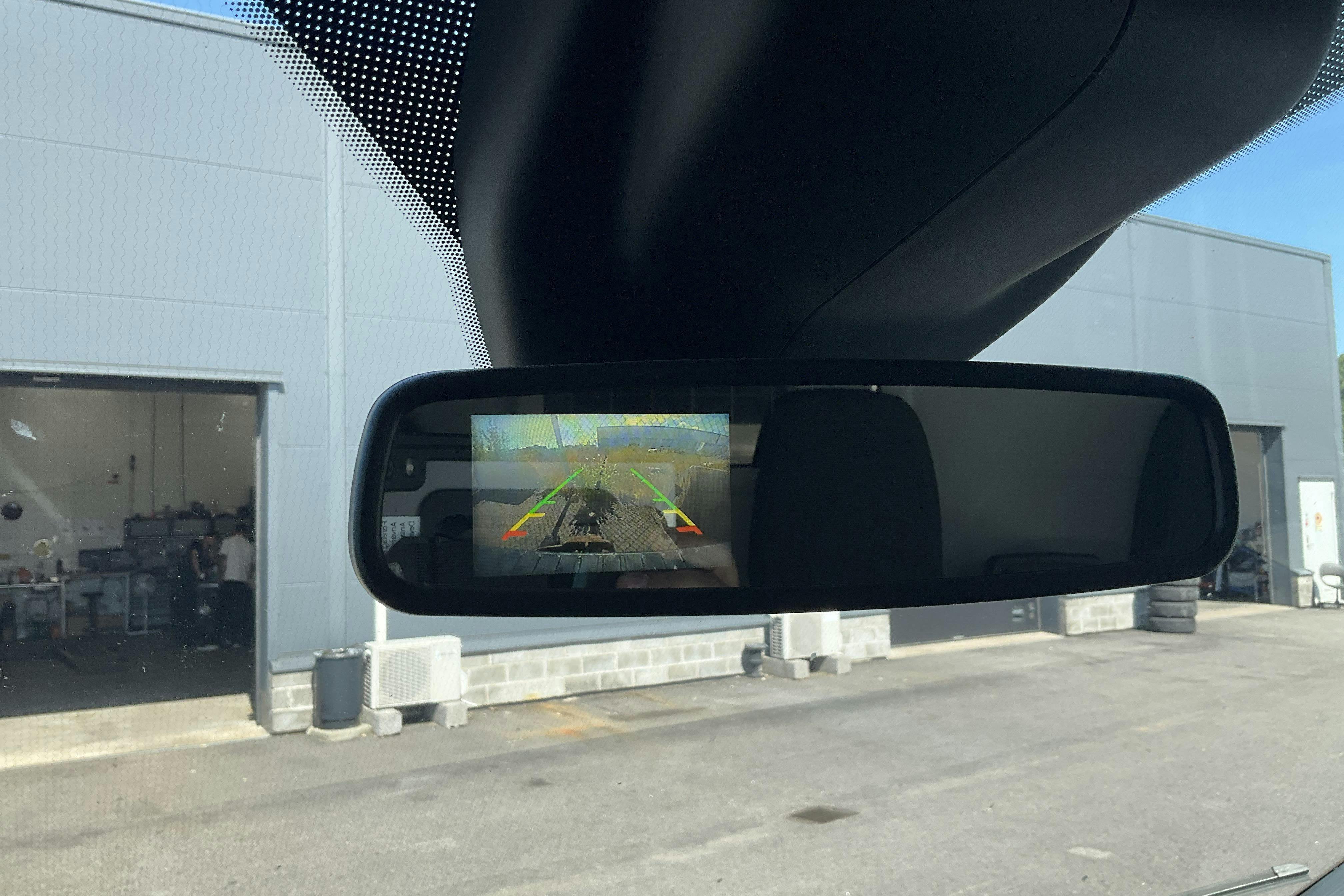 Vehicle Image 12