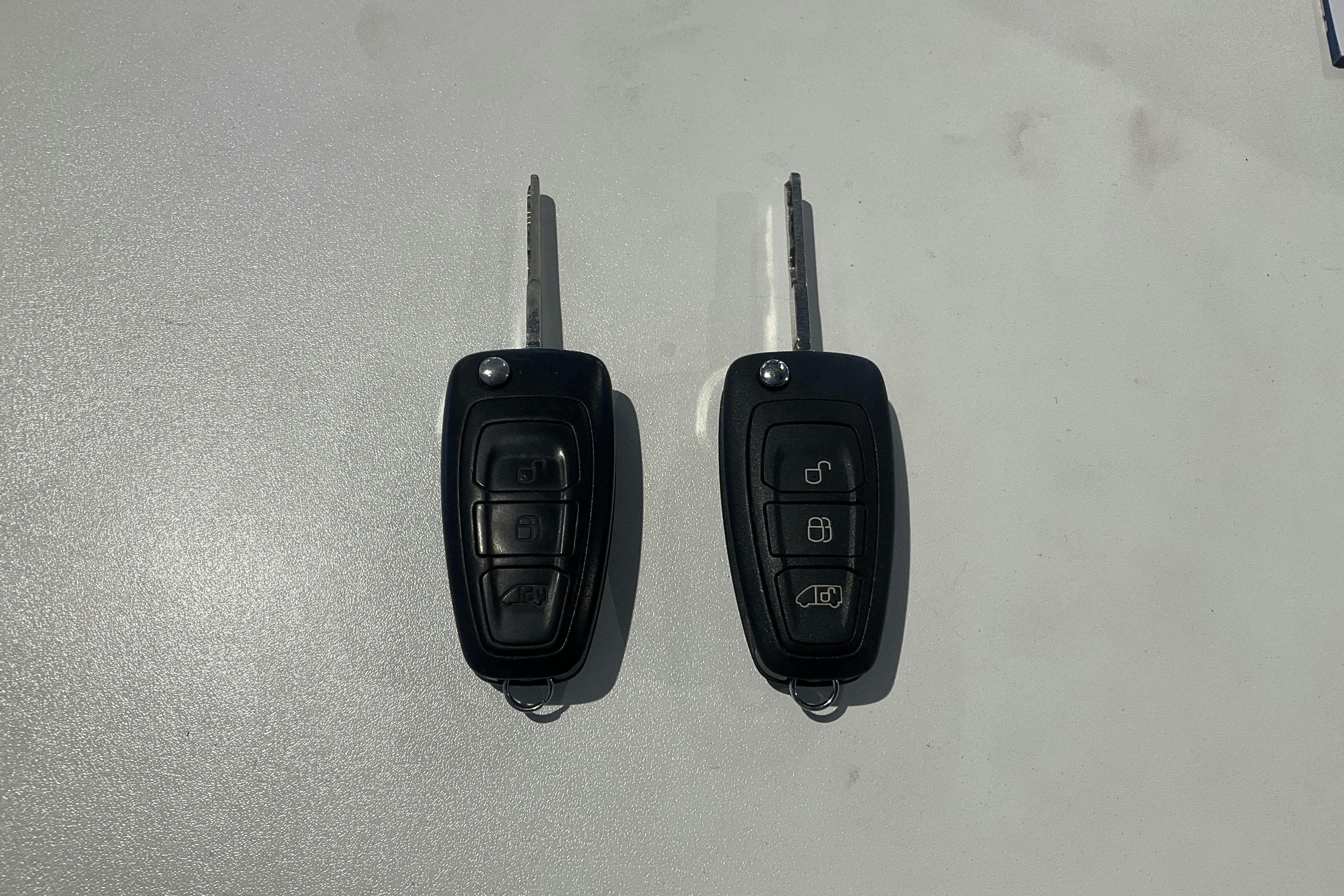 Vehicle Image 17