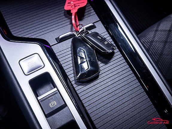 Vehicle Image 30