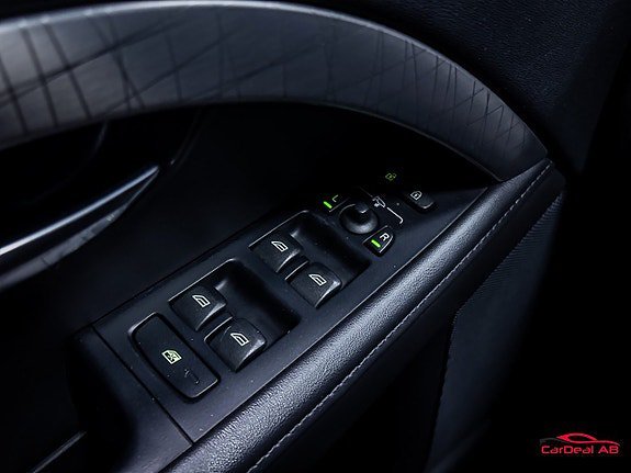 Vehicle Image 28