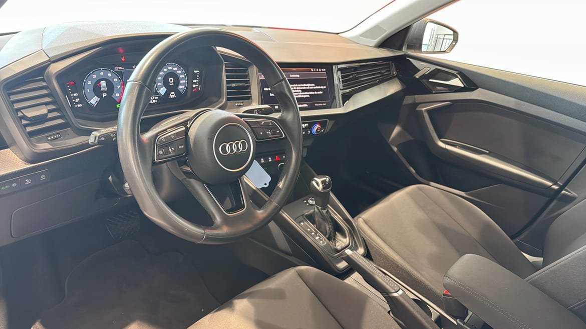 Vehicle Image 7