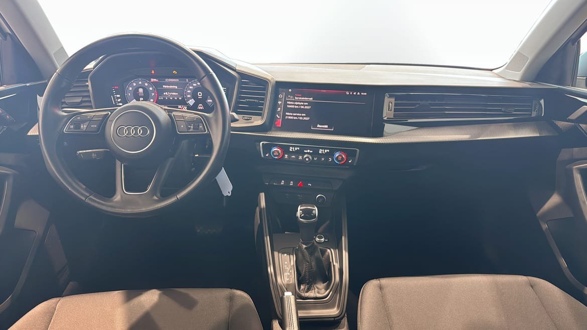 Vehicle Image 10