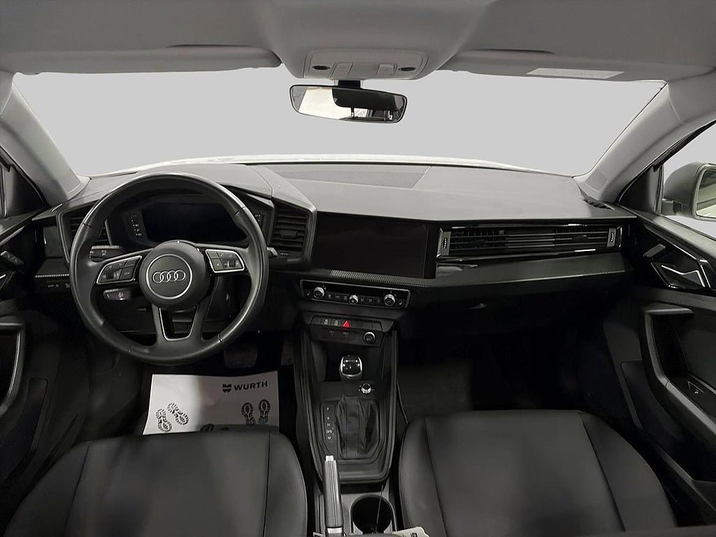 Vehicle Image 11