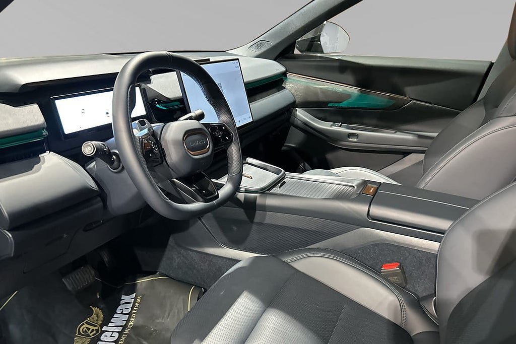 Vehicle Image 7